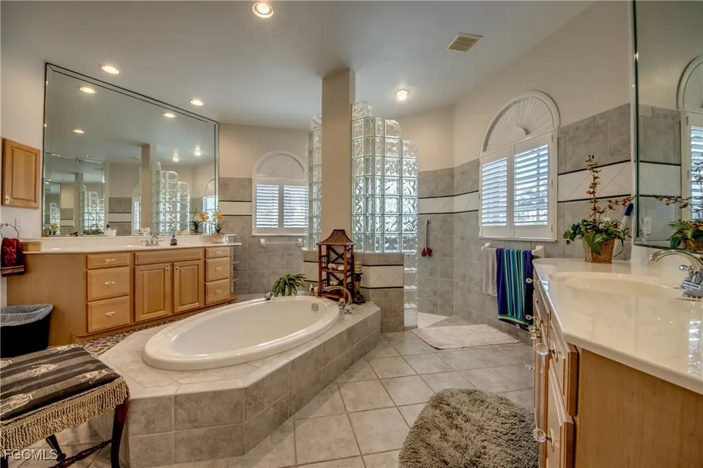 5605 Merlyn Lane Cape Coral FL 33914