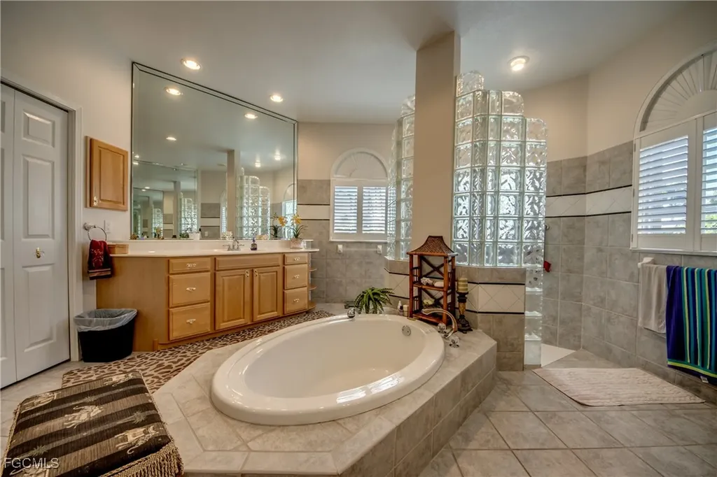 5605 Merlyn Lane Cape Coral FL 33914