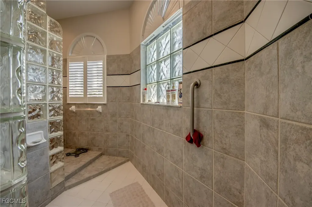 5605 Merlyn Lane Cape Coral FL 33914
