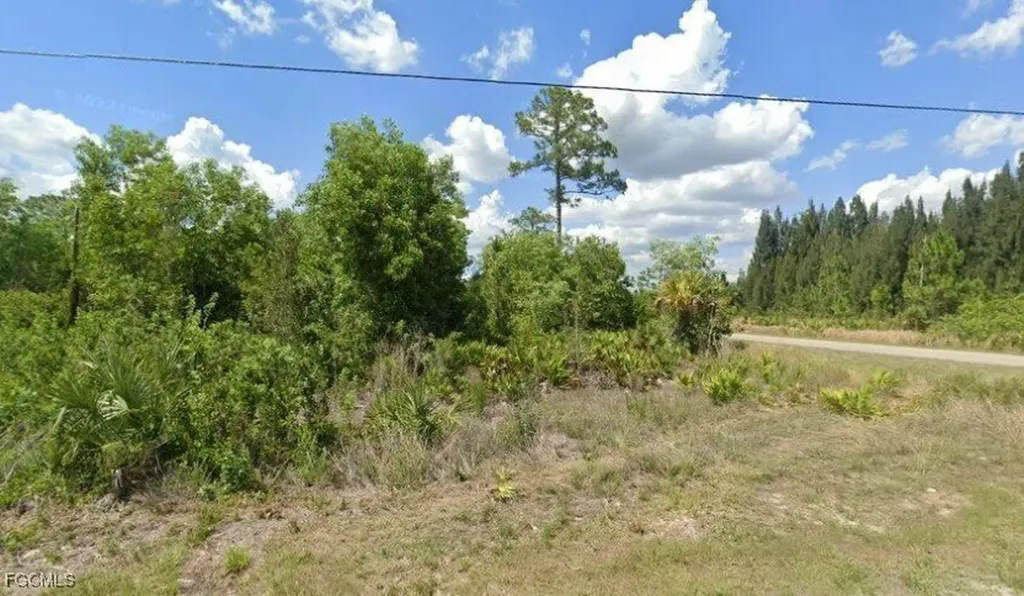 2507 E 10th Street Lehigh Acres FL 33936