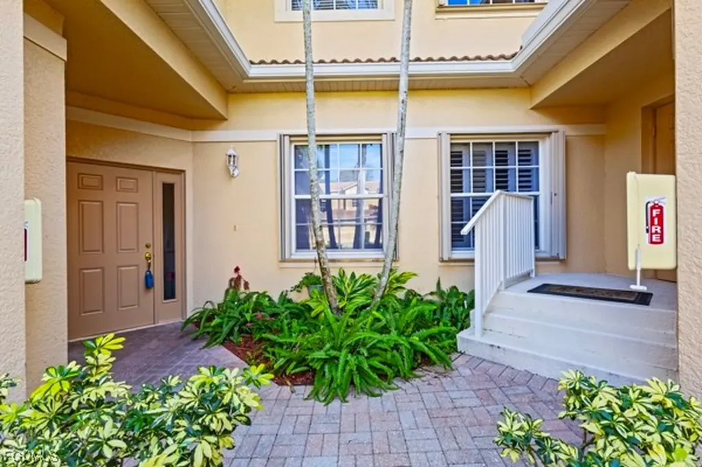 6021 Jonathans Bay Circle Fort Myers FL 33908