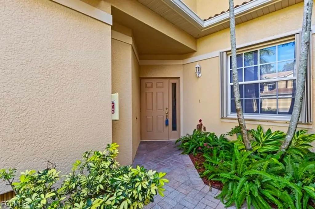 6021 Jonathans Bay Circle Fort Myers FL 33908