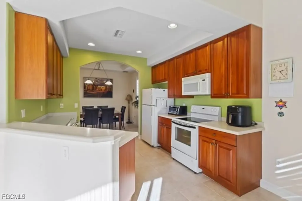 6021 Jonathans Bay Circle Fort Myers FL 33908