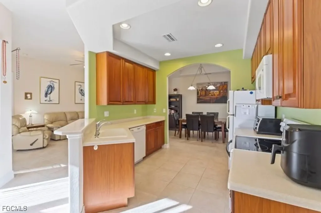 6021 Jonathans Bay Circle Fort Myers FL 33908