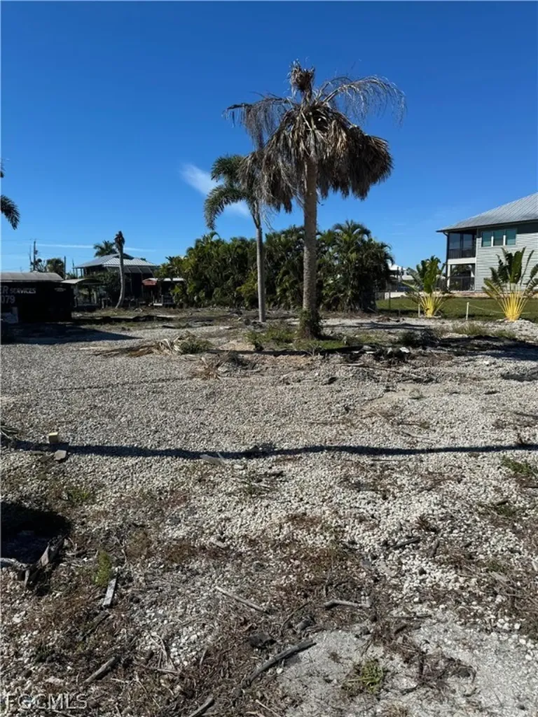 2359 Sycamore Street Pine Island Shores Unit 5 FL 33956