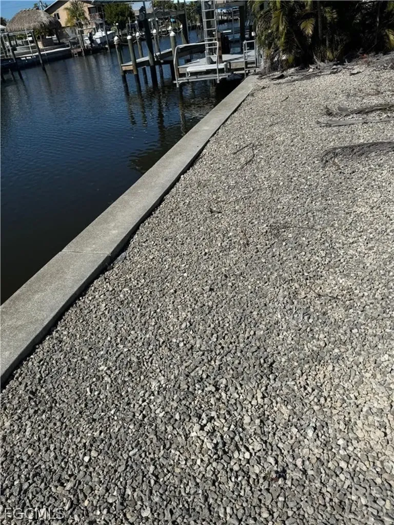 2359 Sycamore Street Pine Island Shores Unit 5 FL 33956
