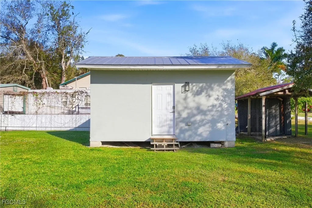 19550 Nalle Road North Fort Myers FL 33917