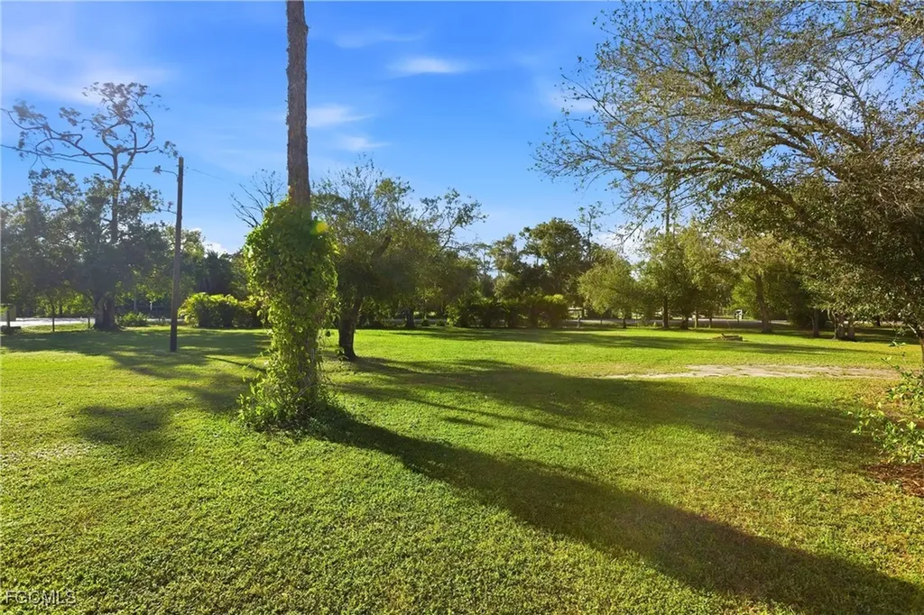 19550 Nalle Road North Fort Myers FL 33917