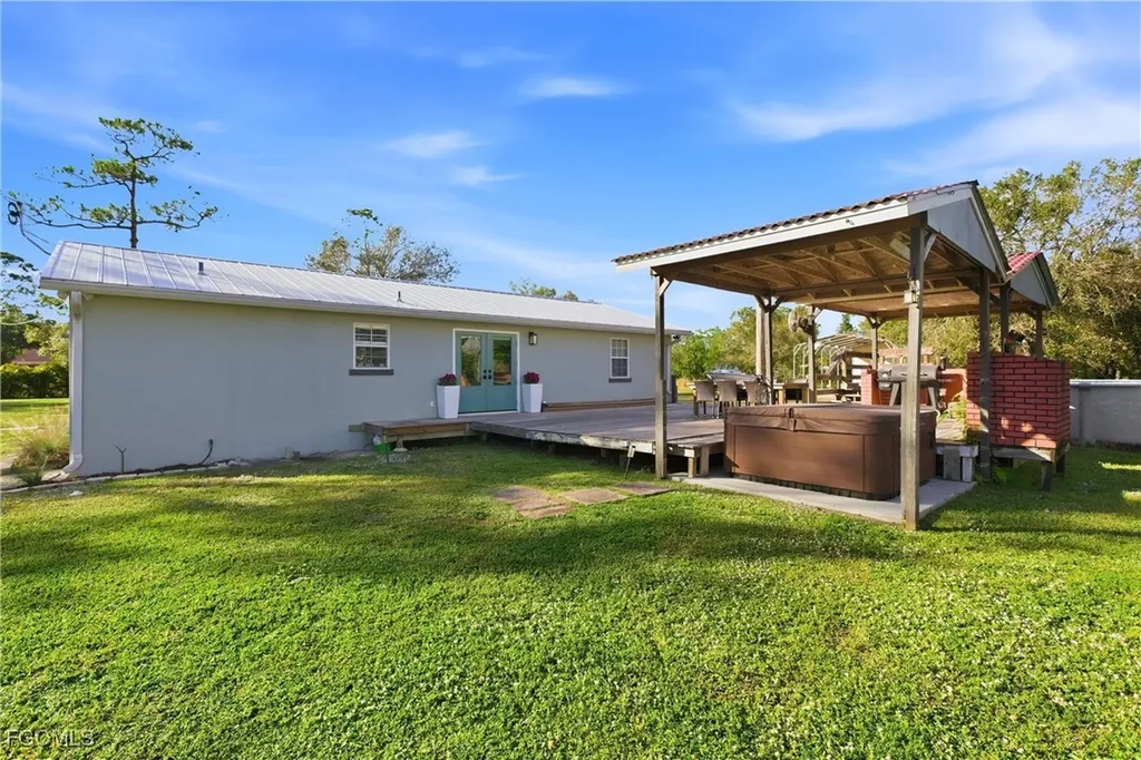19550 Nalle Road North Fort Myers FL 33917
