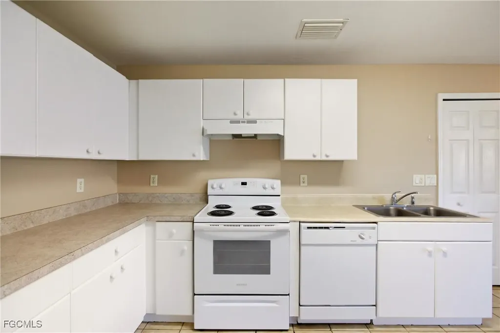 967 Eisenhower Boulevard Lehigh Acres FL 33974