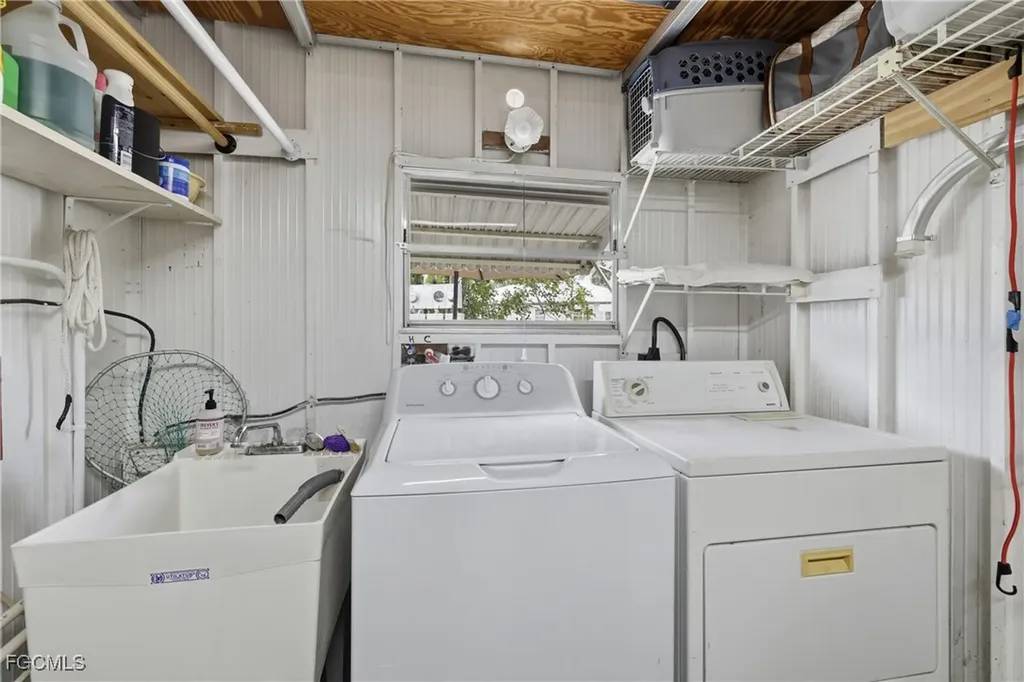 613 Pine Grove Court North Fort Myers FL 33917