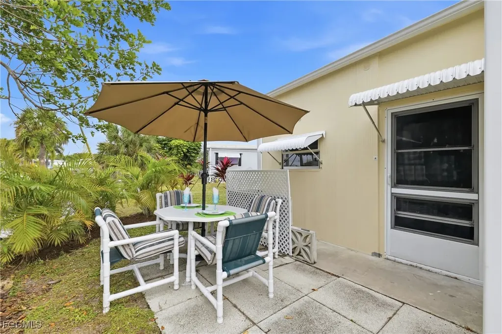 613 Pine Grove Court North Fort Myers FL 33917