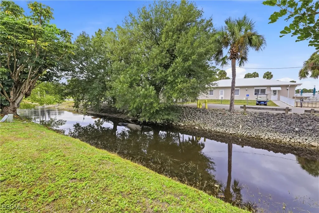 613 Pine Grove Court North Fort Myers FL 33917