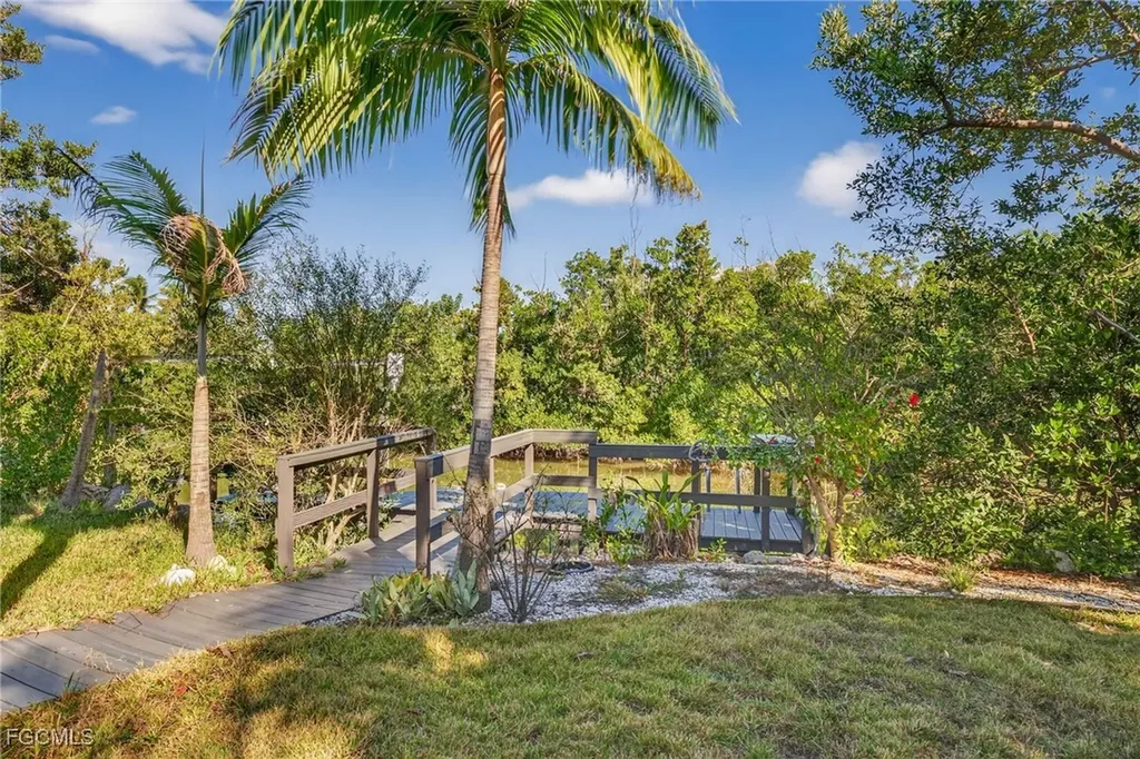 6476 Pine Avenue Sanibel FL 33957