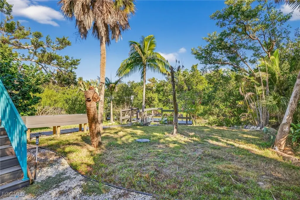6476 Pine Avenue Sanibel FL 33957