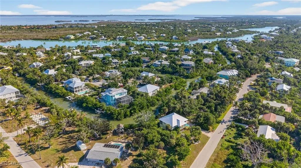 6476 Pine Avenue Sanibel FL 33957