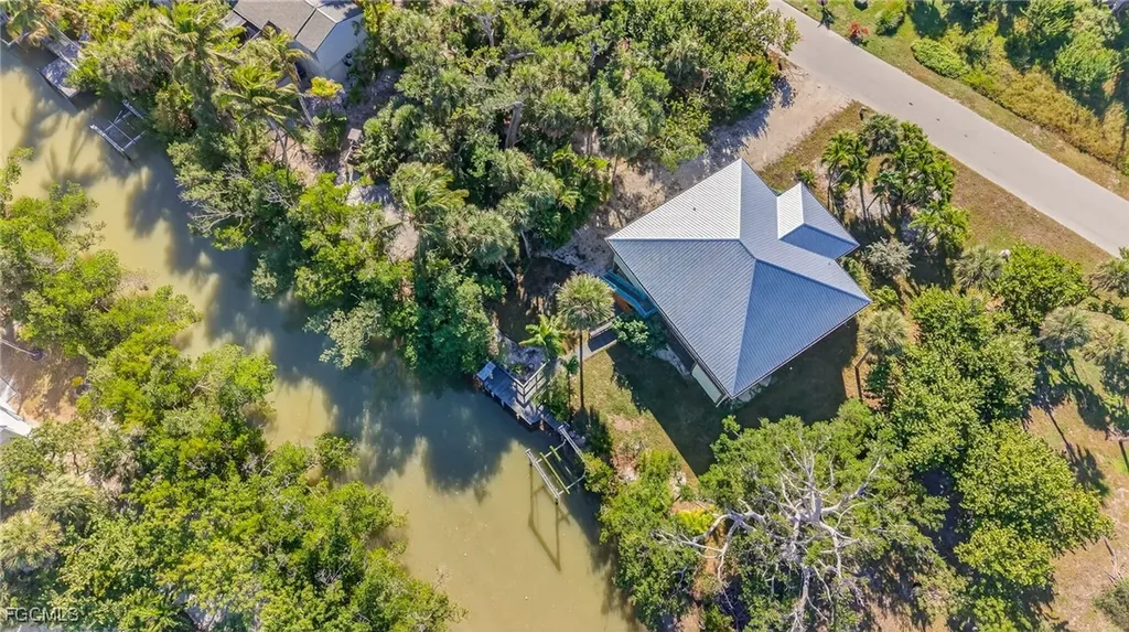 6476 Pine Avenue Sanibel FL 33957
