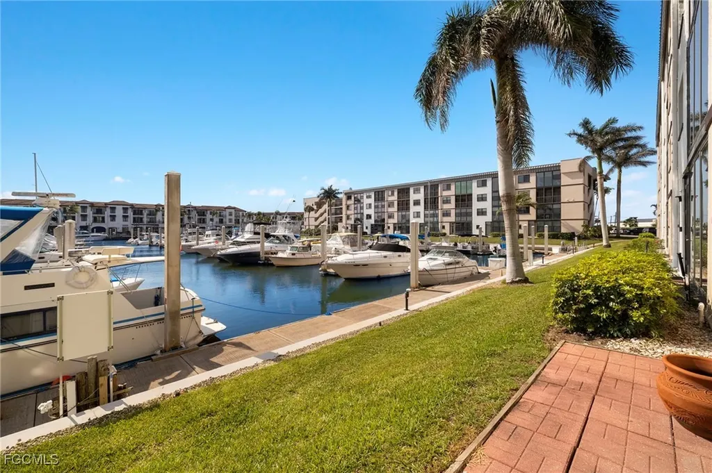 801 River Point Drive Naples FL 34102