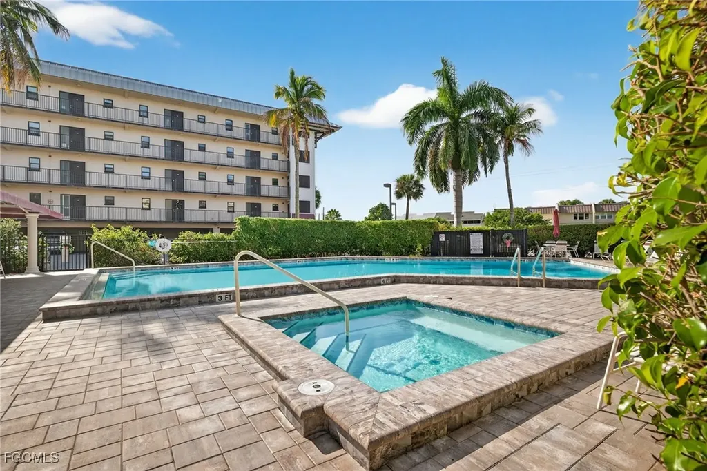801 River Point Drive Naples FL 34102