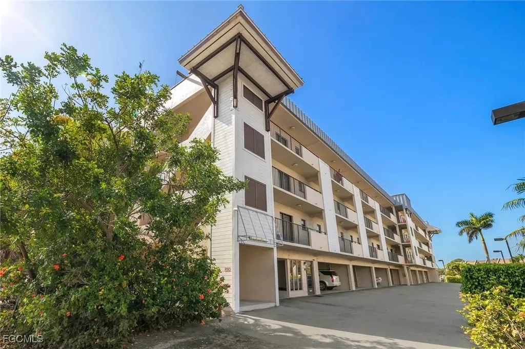801 River Point Drive Naples FL 34102