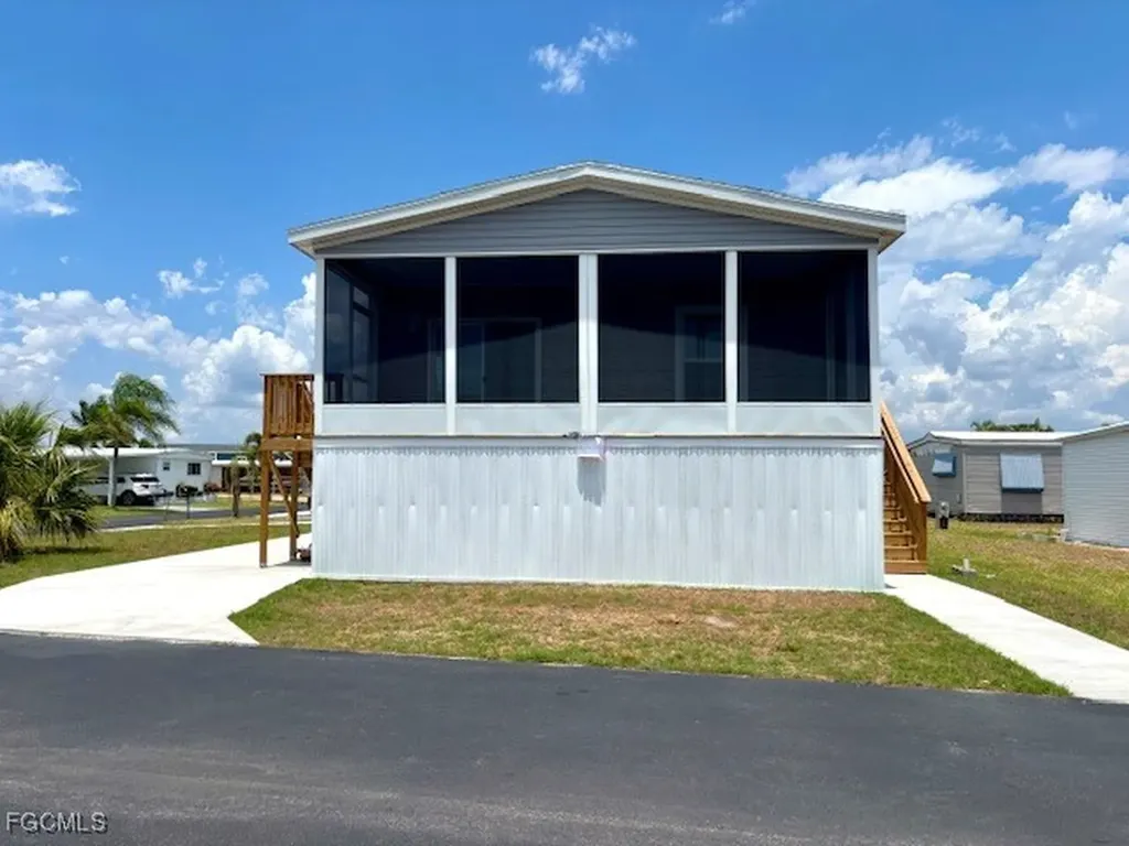 302 Shoreland Drive Fort Myers FL 33905