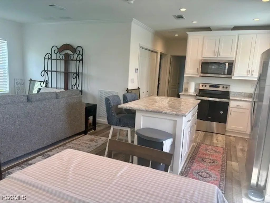 302 Shoreland Drive Fort Myers FL 33905