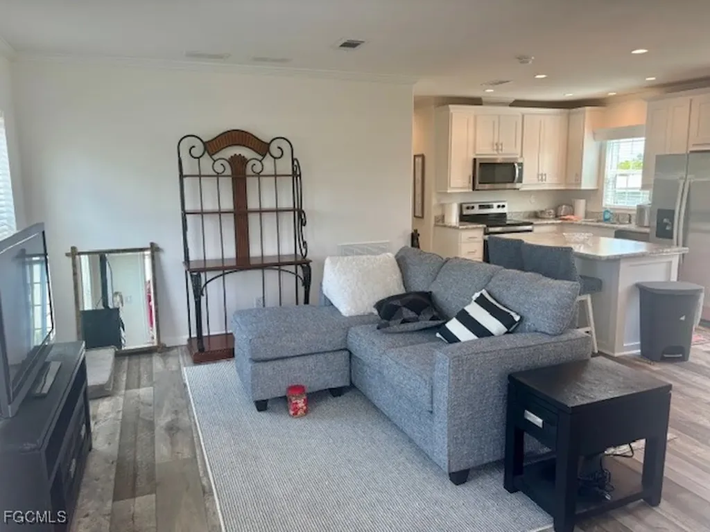 302 Shoreland Drive Fort Myers FL 33905