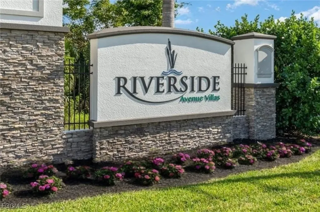 1127 S Town And River Drive Fort Myers FL 33919