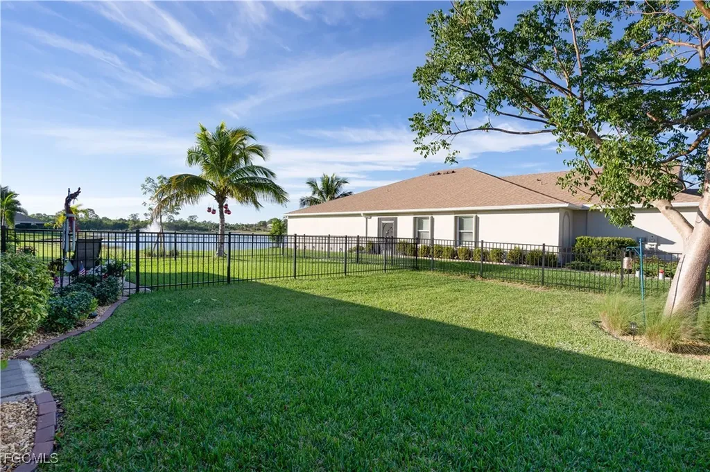 2085 Pigeon Plum Way North Fort Myers FL 33917