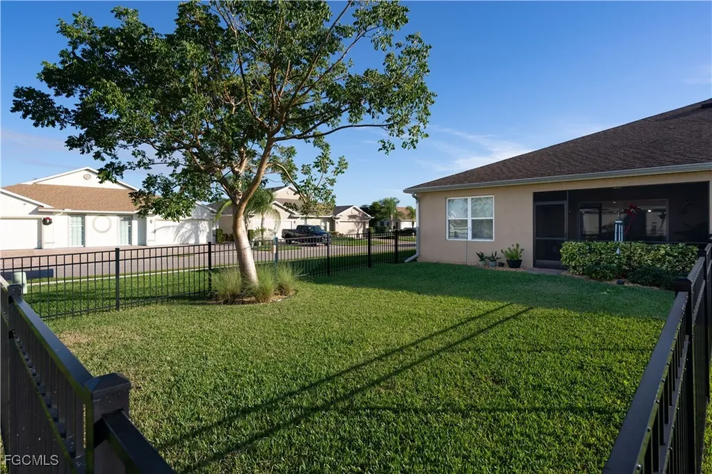 2085 Pigeon Plum Way North Fort Myers FL 33917