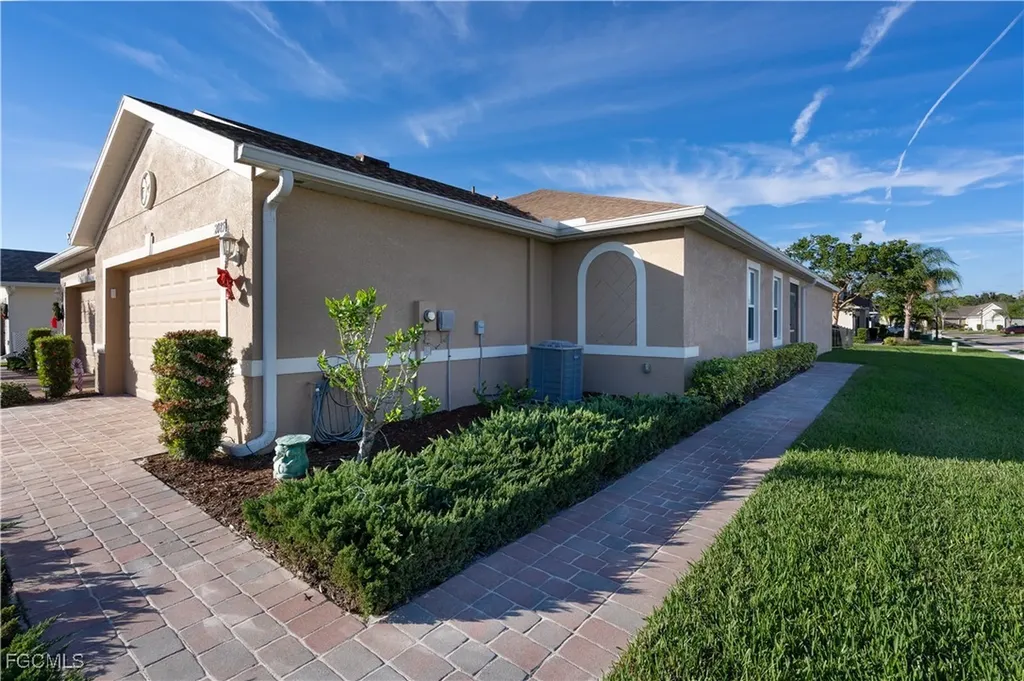 2085 Pigeon Plum Way North Fort Myers FL 33917