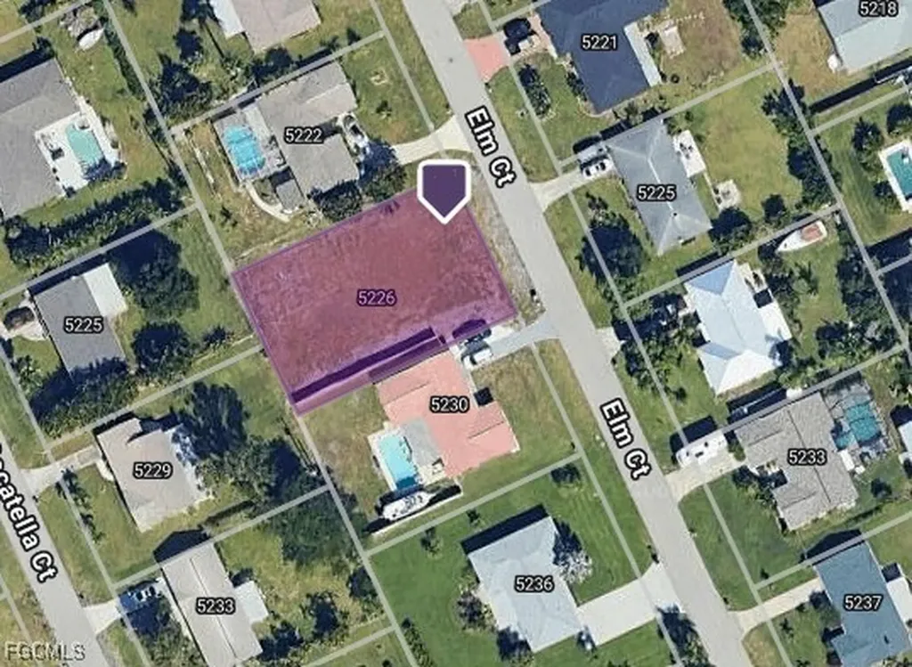 5226 Elm Court Cape Coral FL 33904