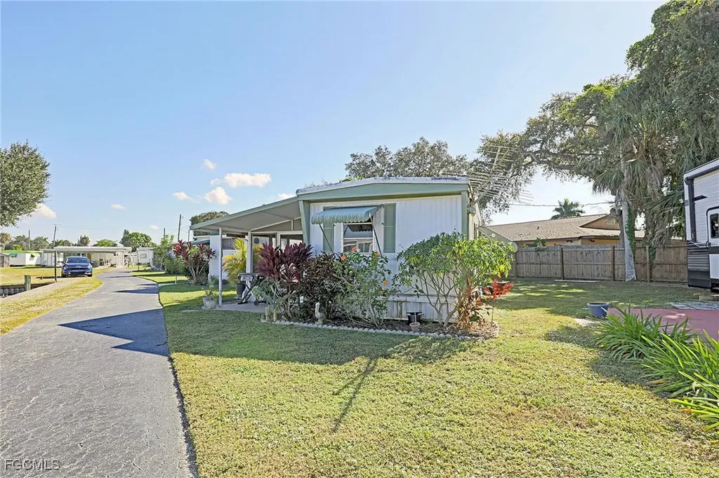 2012 S Olga Drive Fort Myers FL 33905