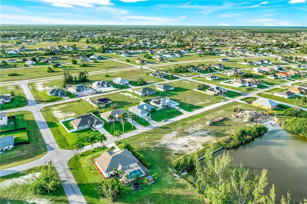 1305 NW 20th Court Cape Coral FL 33993