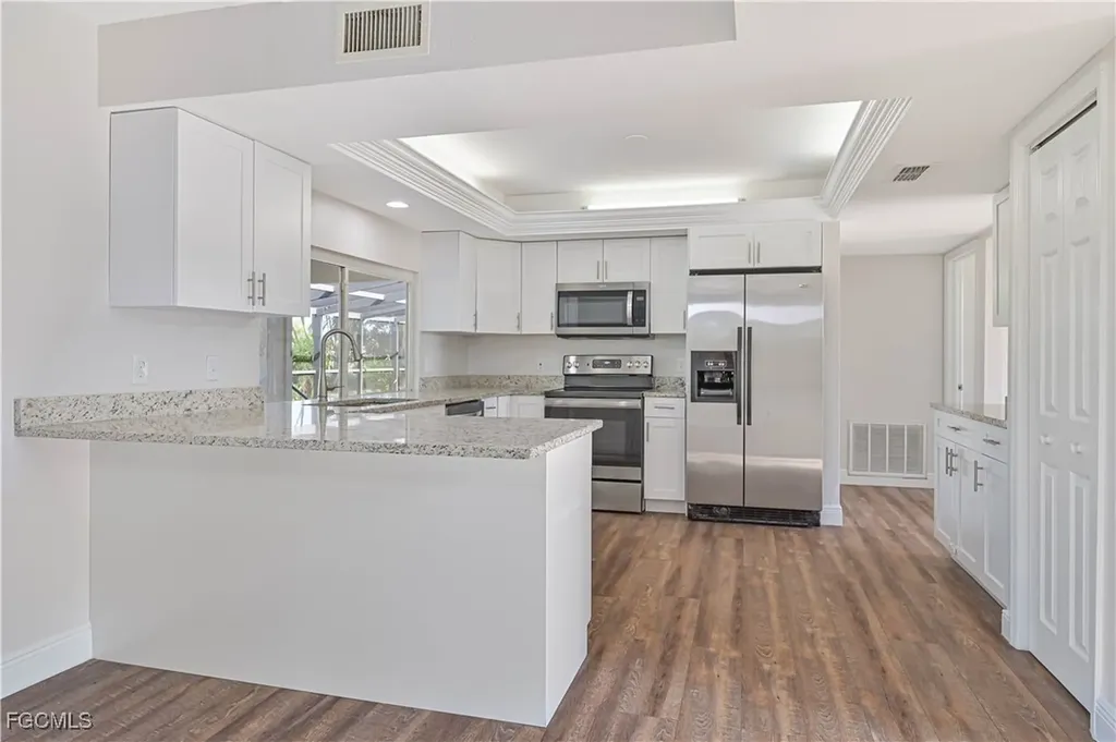 401 SE 10th Lane Cape Coral FL 33990