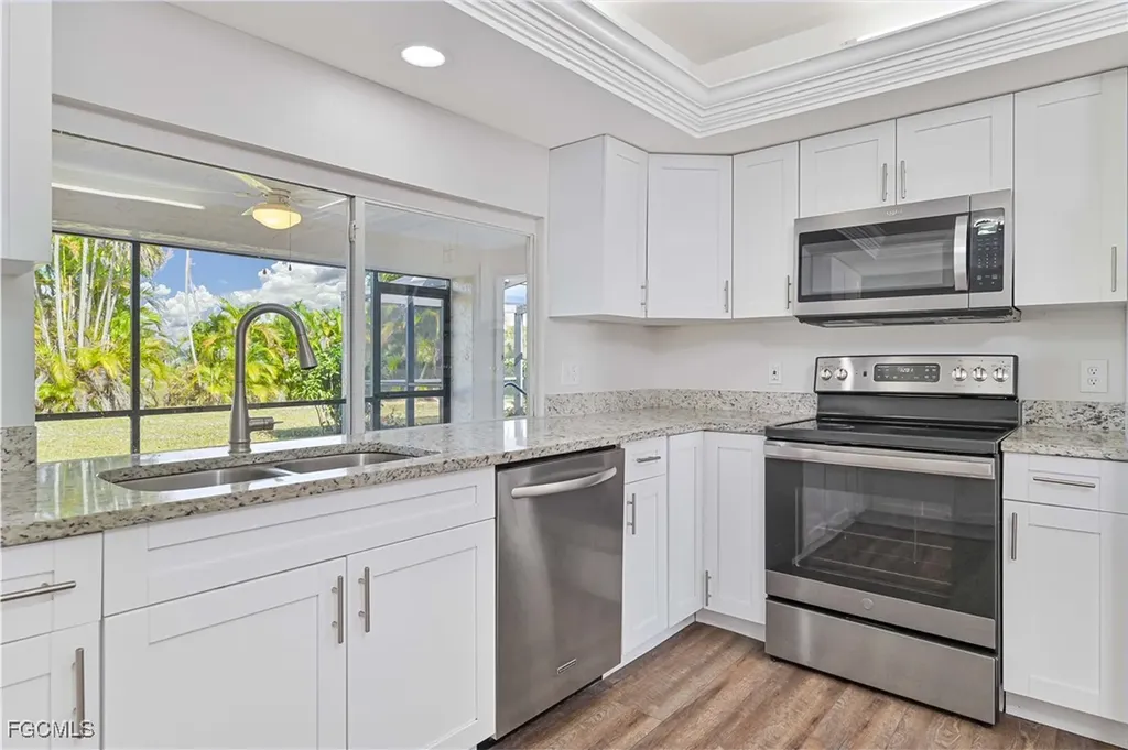 401 SE 10th Lane Cape Coral FL 33990