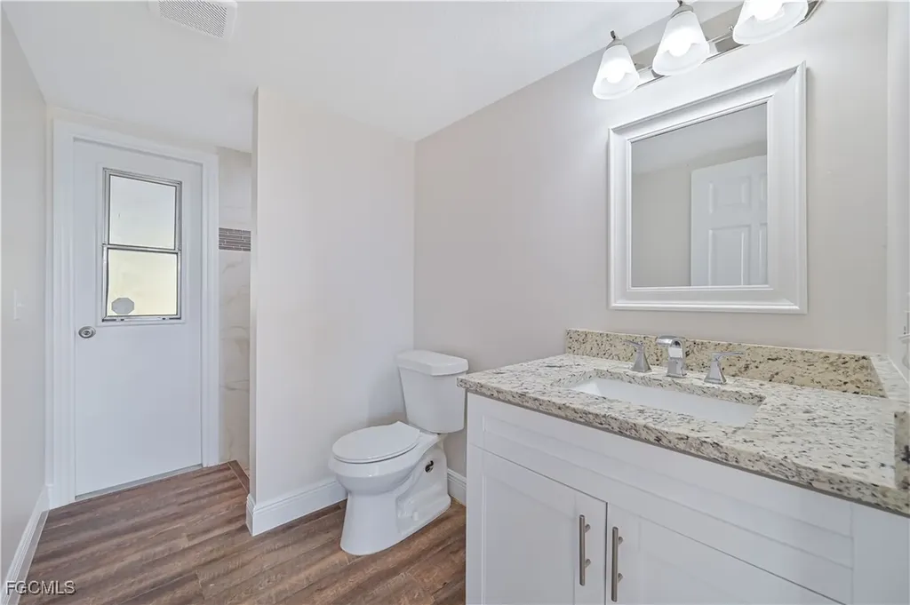 401 SE 10th Lane Cape Coral FL 33990