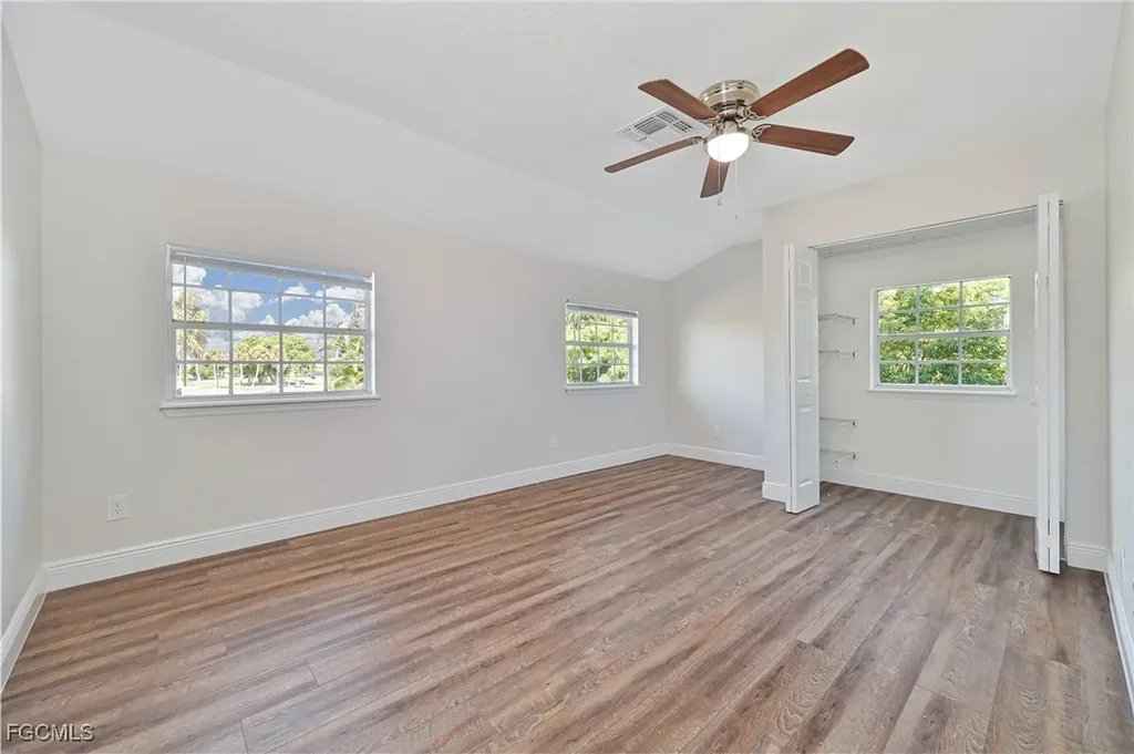 401 SE 10th Lane Cape Coral FL 33990