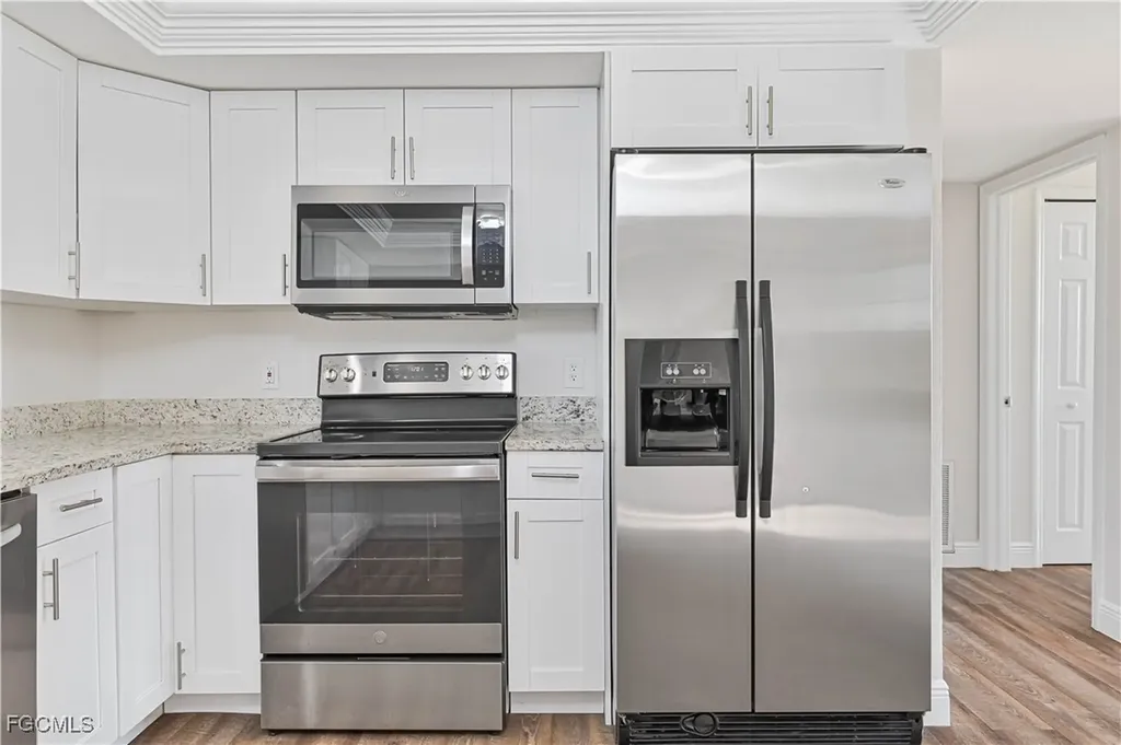 401 SE 10th Lane Cape Coral FL 33990