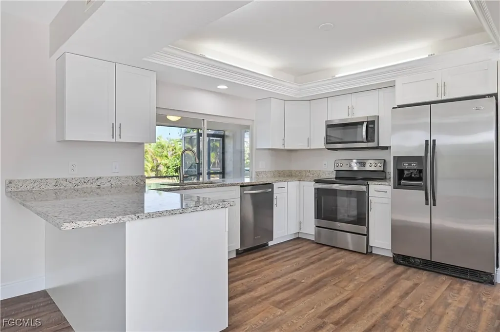 401 SE 10th Lane Cape Coral FL 33990