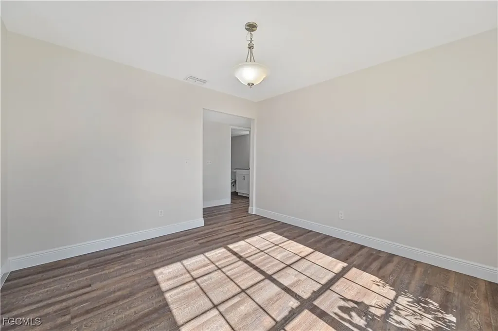 401 SE 10th Lane Cape Coral FL 33990