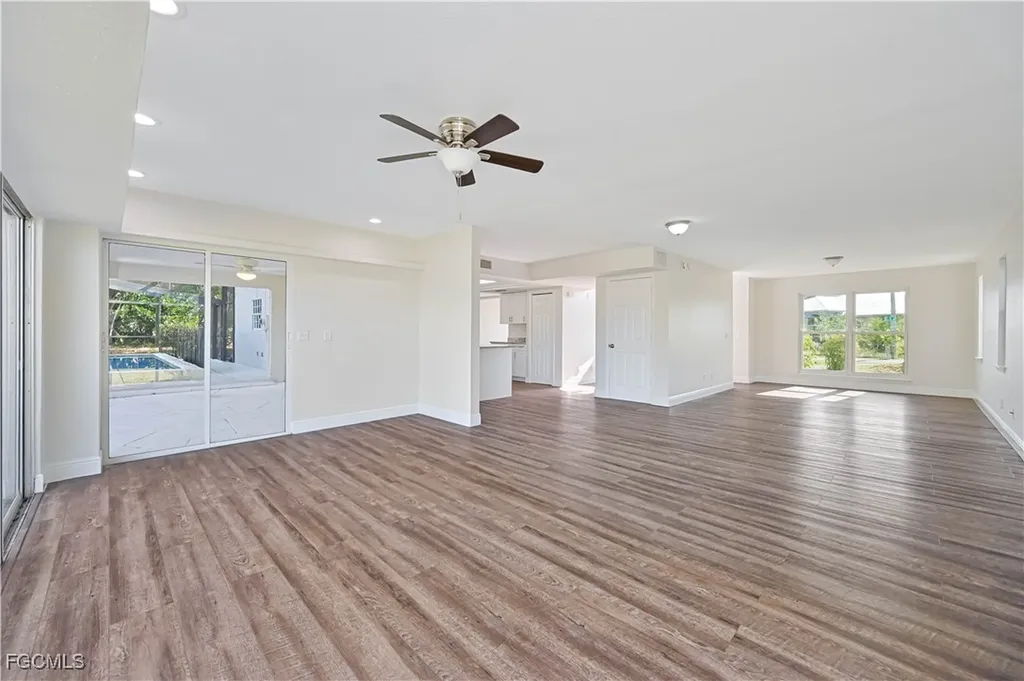 401 SE 10th Lane Cape Coral FL 33990