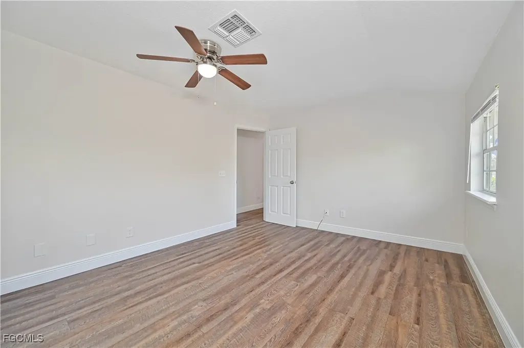 401 SE 10th Lane Cape Coral FL 33990