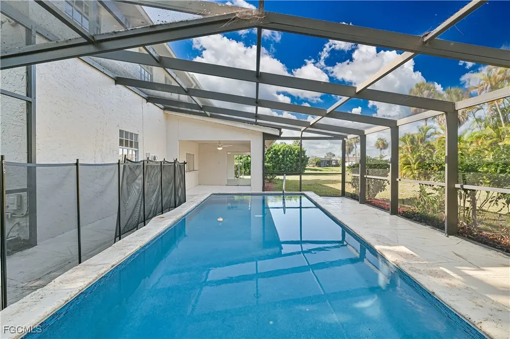 401 SE 10th Lane Cape Coral FL 33990