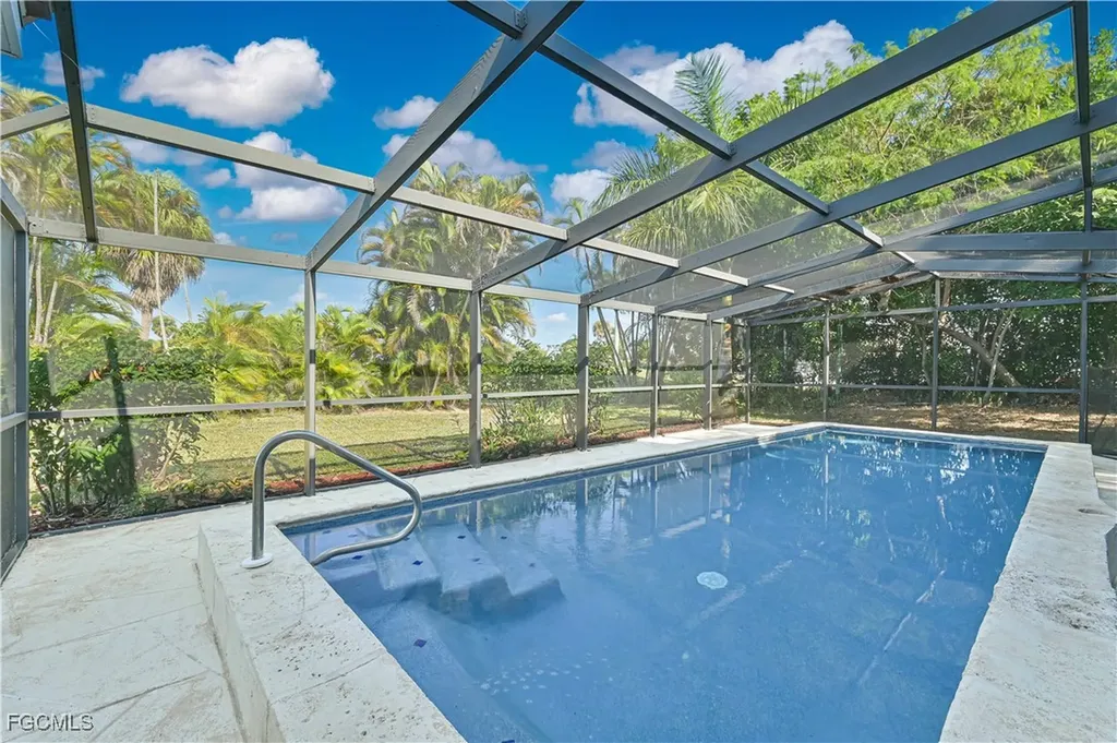401 SE 10th Lane Cape Coral FL 33990