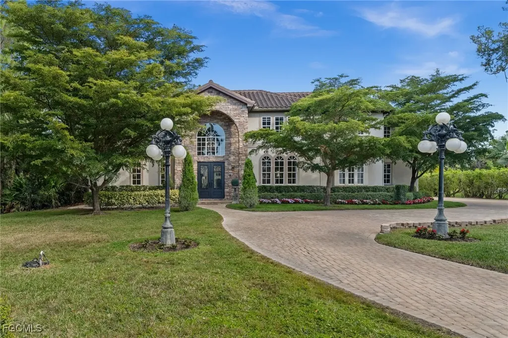 9250 The Lane Naples FL 34109