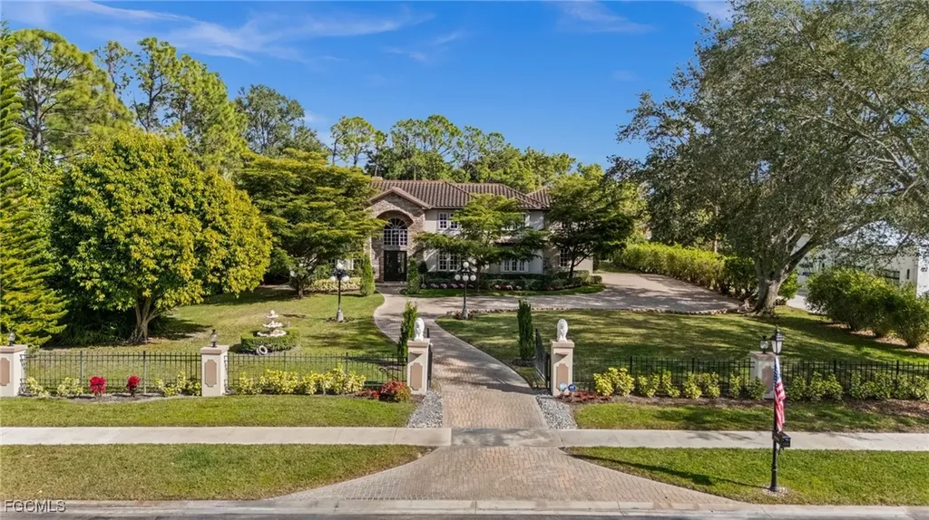9250 The Lane Naples FL 34109