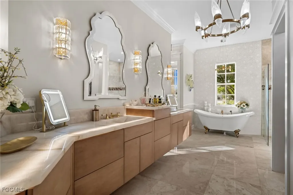 9250 The Lane Naples FL 34109