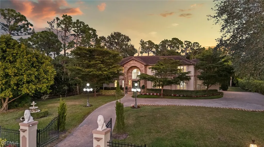 9250 The Lane Naples FL 34109