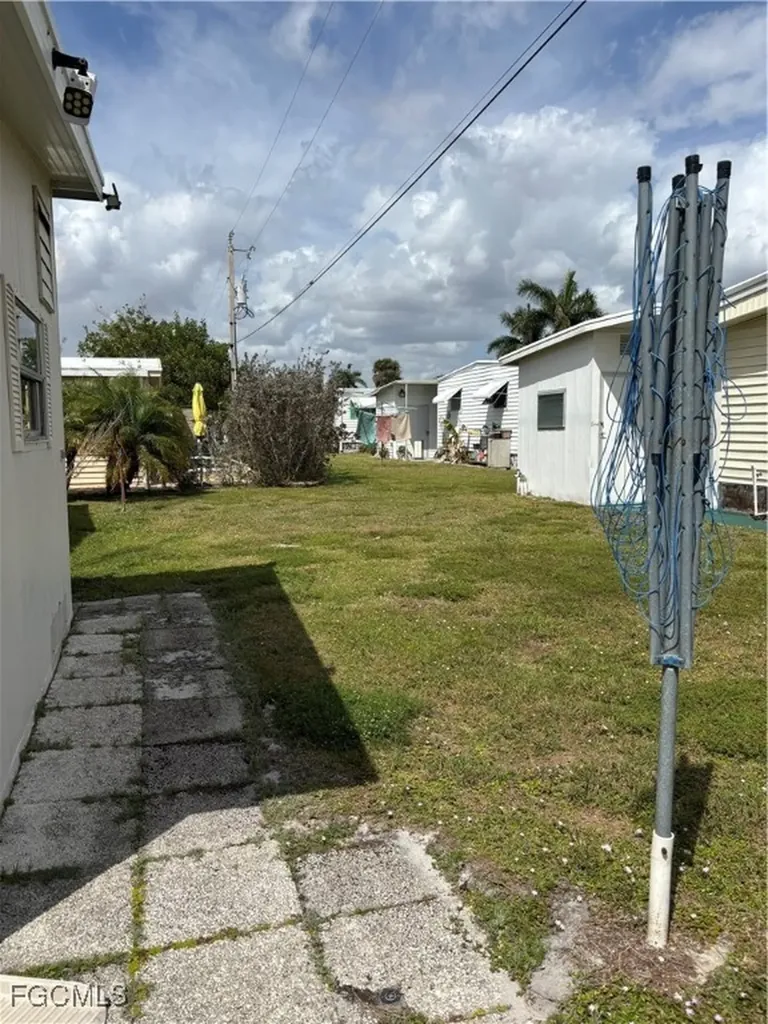 207 Harvest Lane North Fort Myers FL 33917